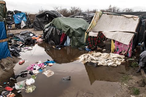 Calais Jungle Camp 2 000 Refugees Living In Makeshift Shelters Given