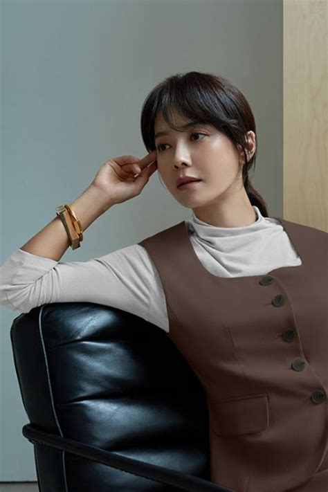 Người đẹp phim Sex is Zero tuổi 44 có làn da căng bóng nhờ 3 việc làm đơn giản mỗi ngày