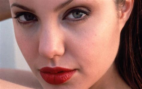 Красивое личико обои 1680x1050.