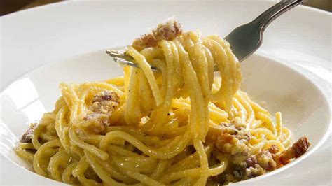 Authentic Spaghetti Carbonara Easy Meals With Video Recipes By Chef