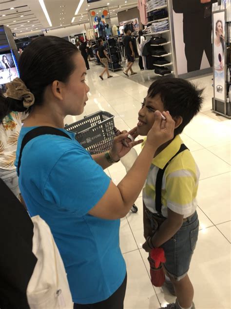 Photo Of Mother Putting Make Up On Her Gay Son Goes Viral DailyPedia