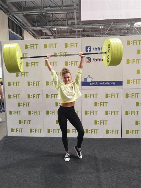 Kasia Z Tytu Em Bikini Fitness A To By Jej Debiut Na Zawodach Zdj Cia Okno Na W Growiec