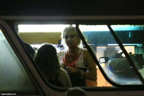 Miley Cyrus Mileycyrus Nude OnlyFans Leaks The Fappening Photo FappeningBook