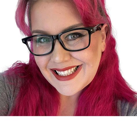 Gwyneth Paltrow Flaunts Flat Abs In String Bikini Top For Selfie Fashion Show Parade