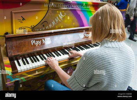 Street Piano High Resolution Stock Photography And Images Alamy