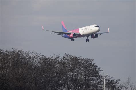 B365 Peste 60 De Zboruri Vor Fi Mutate Pe Aeroportul Otopeni Din