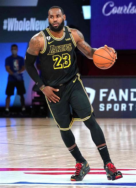 8 vs 24 Kobe: Ai mới là Vua của Sân Cỏ? Tìm kiếm câu trả lời ngay!
