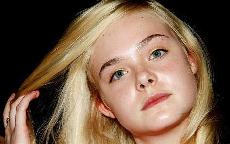 Elle Fanning Full Hd Wallpaper And Background Image 1920x1200 Id 520757