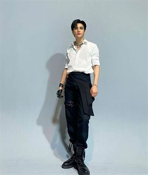 Pose Reference Parachute Pants Kpop Stray Game Ideas Fashion