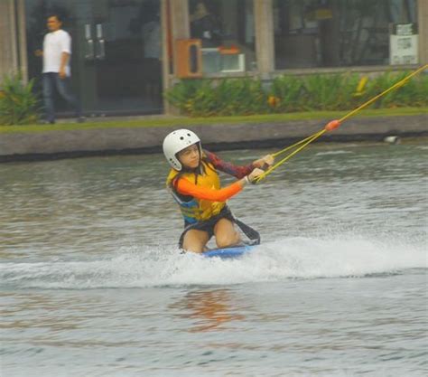 Pamer Body Goals Potret Hot Mama Wulan Guritno Saat Liburan Di Bali Bareng Anak Anaknya