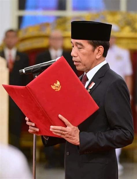 Presiden Jokowi Kukuhkan Anggota Paskibraka Tahun Ini Nama Dan