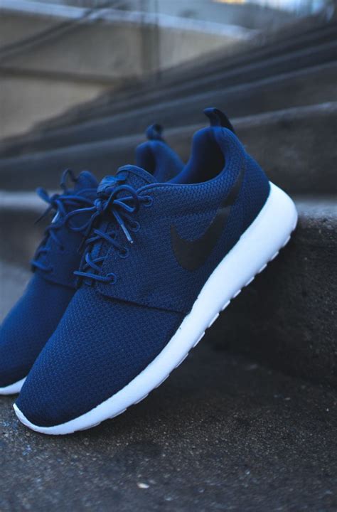 NIKE Roshe Run Are a Must | SOLETOPIA