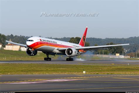 D2 TEK TAAG Linhas Aereas De Angola Airlines Boeing 777 3M2ER Photo