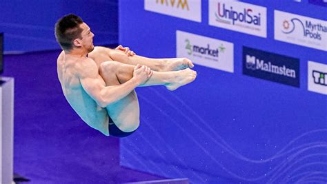 Skoki do wody ME Andrzej Rzeszutek w czołówce skoków z trampoliny