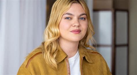 Louane Se D Voile En Bikini Cette Tendance Mode Oubli E Quelle Remet Au Go T Du Jour Pour L