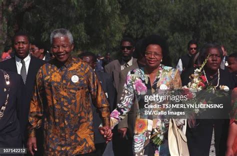 Nelson Mandela And Graca Michel Photos and Premium High Res Pictures ...