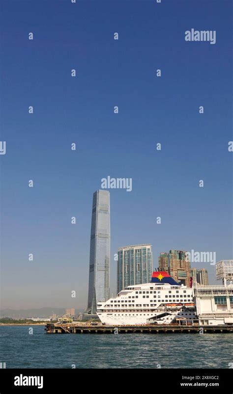 A View Of The Icc Tower In West Kowloon Hong Kong Stock Photo Alamy