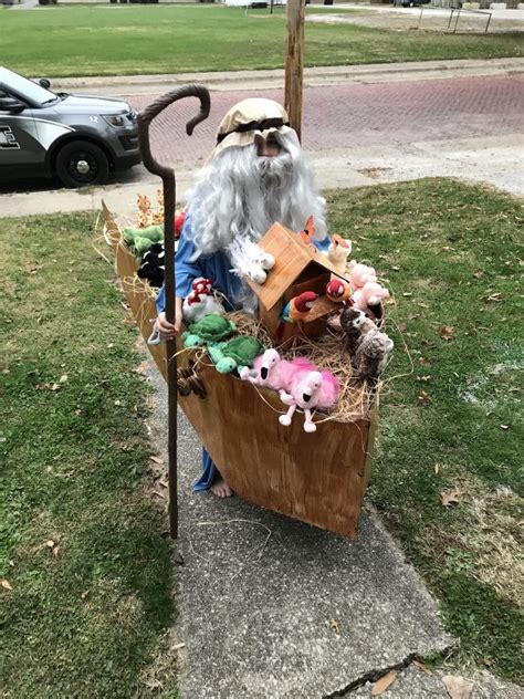 Cool DIY Noah and his Ark Costume