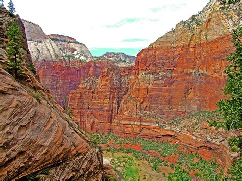 Weeping Rock Trailhead From Hidden Canyon Trail In Zion National Park