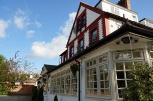 Woodcote Hotel in Hooton, UK - Lets Book Hotel