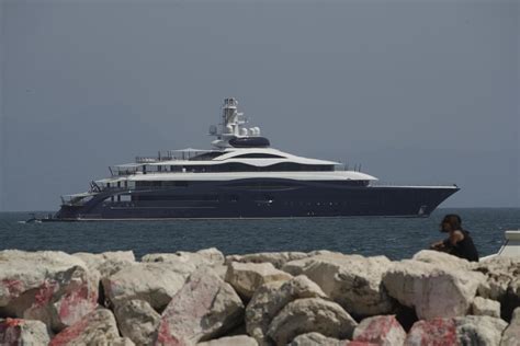 Napoli Arriva Il Super Yacht Di Mark Zuckerberg Foto Auto It