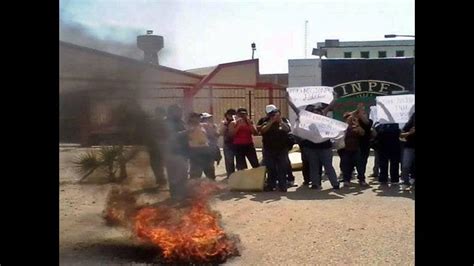 Trabajadores Del INPE Chiclayo Queman Llantas Durante Protesta RPP