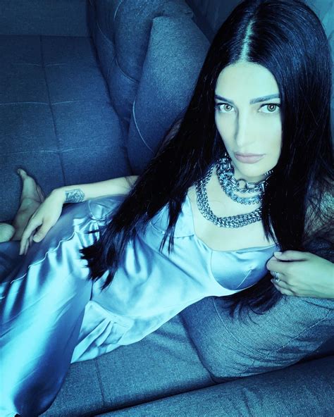 What A Babe: Shruti Haasan shares stylish gothic look, BF Shantanu