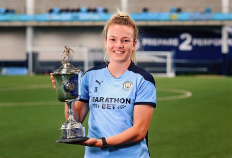 Lauren Hemp Partner Who Is The Footballer Dating In 2021 Otakukart