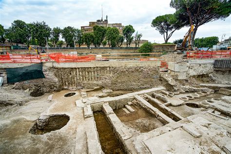 Rome A Fullonica Mosaics And Various Archaeological Finds Resurface