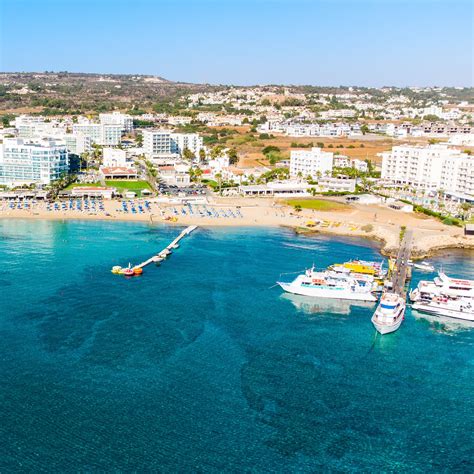 Perché l’Europa suona le trombe del riarmo | Vanity Fair Italia