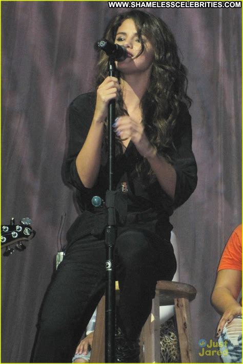 Selena Gomez Babe Beautiful High Resolution Celebrity