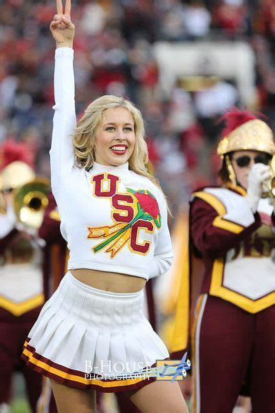 Usc Cheerleader Famous Cheerleaders Cheerleading Hot Cheerleaders
