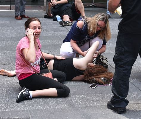 New York S Times Square Collision Kills Alyssa Elsman Daily Mail Online