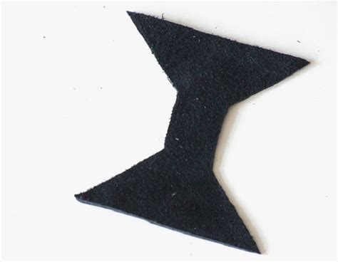 Бантик из кожи