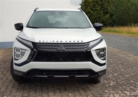 Mitsubishi Eclipse Cross SUV Geländewagen Pickup in Weiß