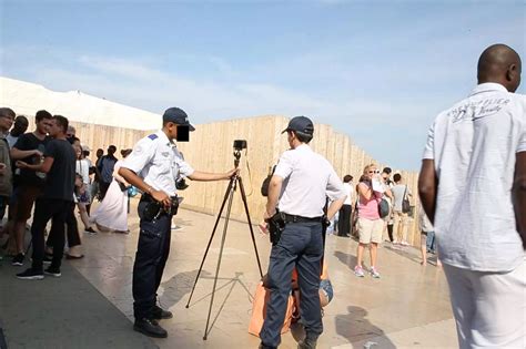 Female Artist Milo Moir Is Arrested After Posing For Naked Selfies With Tourists Beside The