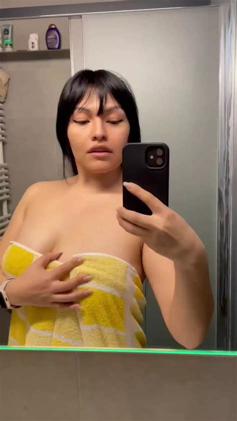 Would You Suck My Yo Boobs Nudes BoobsBetweenArms NUDE PICS ORG