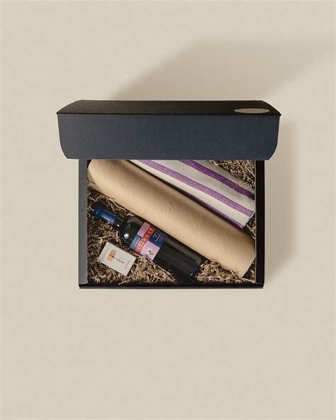 Red Wine Lovers Picnic Kit - Gift Set – Pointer