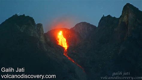 Merapi Volcano Lava Dome Collapsed Night Time At 29 December 2018 Youtube