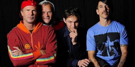 Foto Eks Gitaris Red Hot Chili Peppers Digugat Atas Kematian Yang Tidak Wajar Akibat