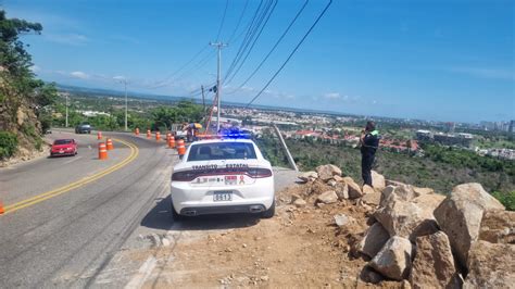 Mantiene Tránsito operación vial en la Escénica y Metlapil de Acapulco