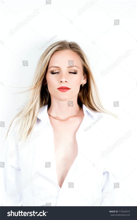 Portrait Sexy Blonde Wet Long Hair Stock Photo 717629419 Shutterstock