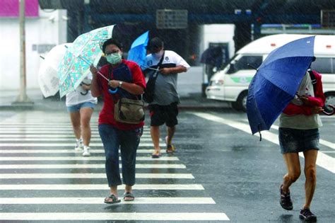 Typhoon Chanthu skirts eastern Taiwan, thousands without power - Read Qatar Tribune on the go ...