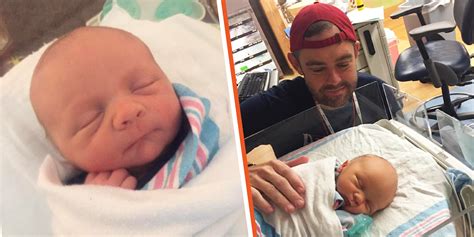 Un Couple Gay Adopte Durant Les F Tes De No L Un Gar On Que De Nombreuses Familles Ont Rejet