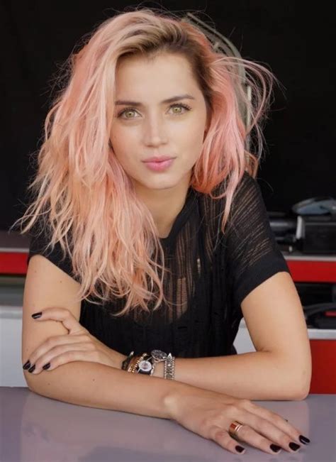 Ana De Armas With Pink Hair Xpicsly