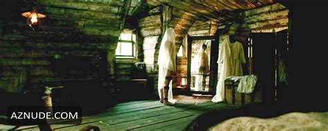 LISA VICARI Nude AZNude