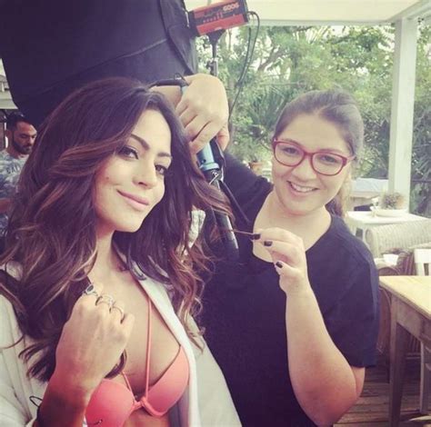 Carol Castro Posa De Lingerie Para Campanha