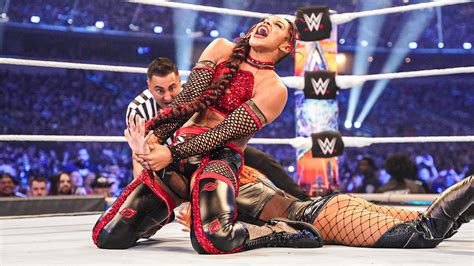 Bianca Belair Shows Amazing Athleticism Vs Becky Lynch WrestleMania