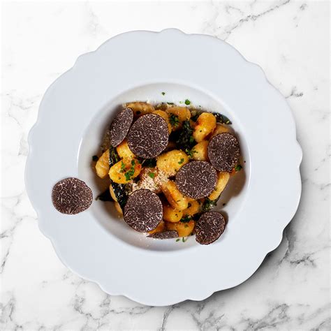 Fresh Black Winter Truffles 4 Oz Sabatino Truffles