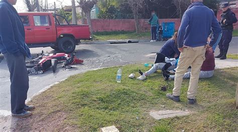 Dos Motociclistas Lesionadas Al Sufrir Siniestro De Tránsito De Consideración Diario El Telégrafo